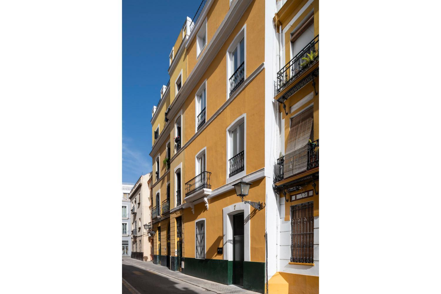 Magno Apartments Almansa 塞维利亚 外观 照片