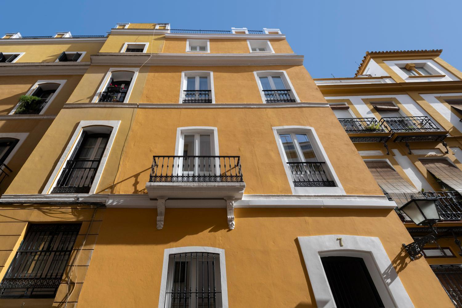 Magno Apartments Almansa 塞维利亚 外观 照片