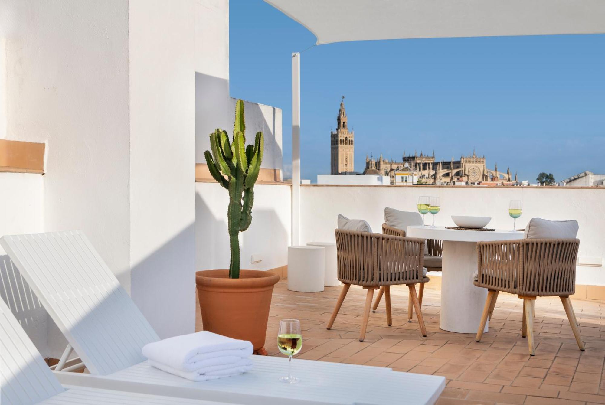 Magno Apartments Almansa 塞维利亚 外观 照片